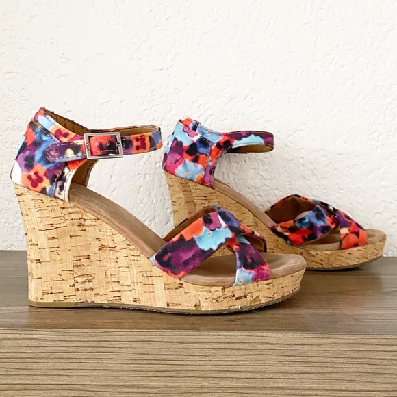 Toms Shoes - Tom’s Sienna Sienna Oahu Floral Cork Wedge Sandal Women’s SZ 8